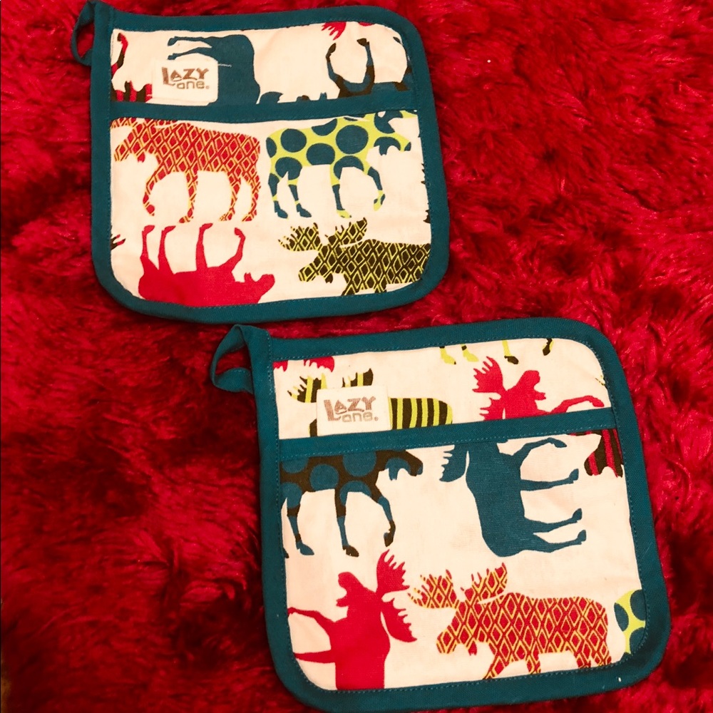 Set of 2  NWOT Lazy Lane Moose Pot Holders